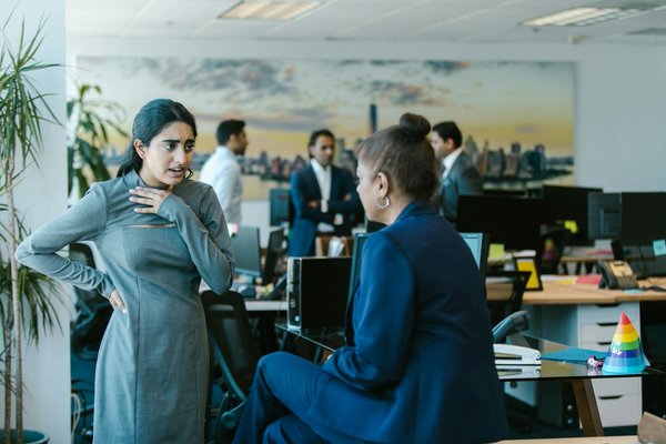 Warren buffett et l'assurance professionnelle : un levier stratégique